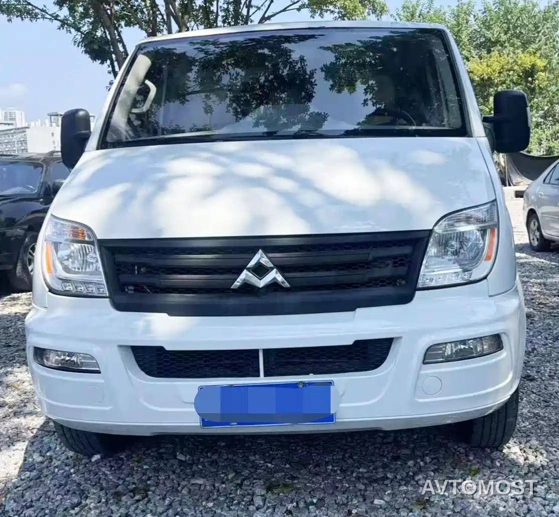 SAIC Maxus Xintu V80 2023 2.0T PLUS Manual Urban Edition Short Wheelbase Ultra-low Roof 7/8/9-seater — фото 2