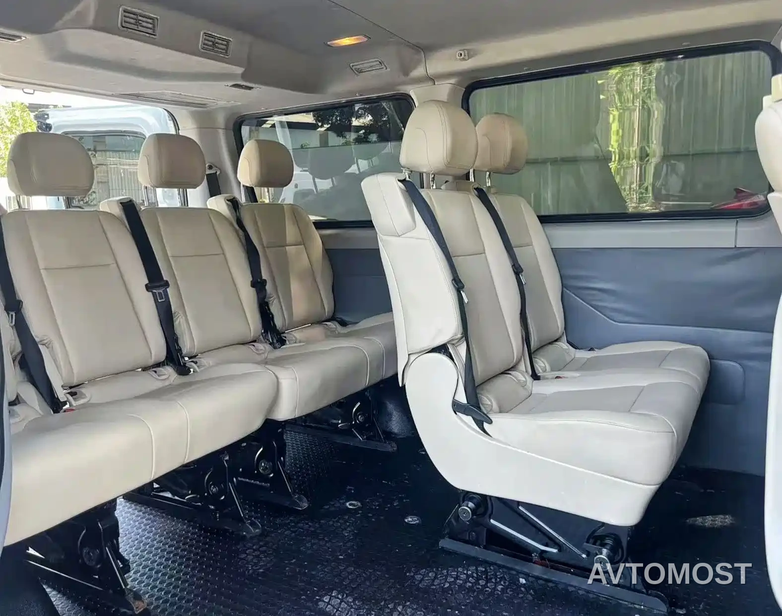 SAIC Maxus Xintu V80 2023 2.0T PLUS Manual Urban Edition Short Wheelbase Ultra-low Roof 7/8/9-seater — фото 7