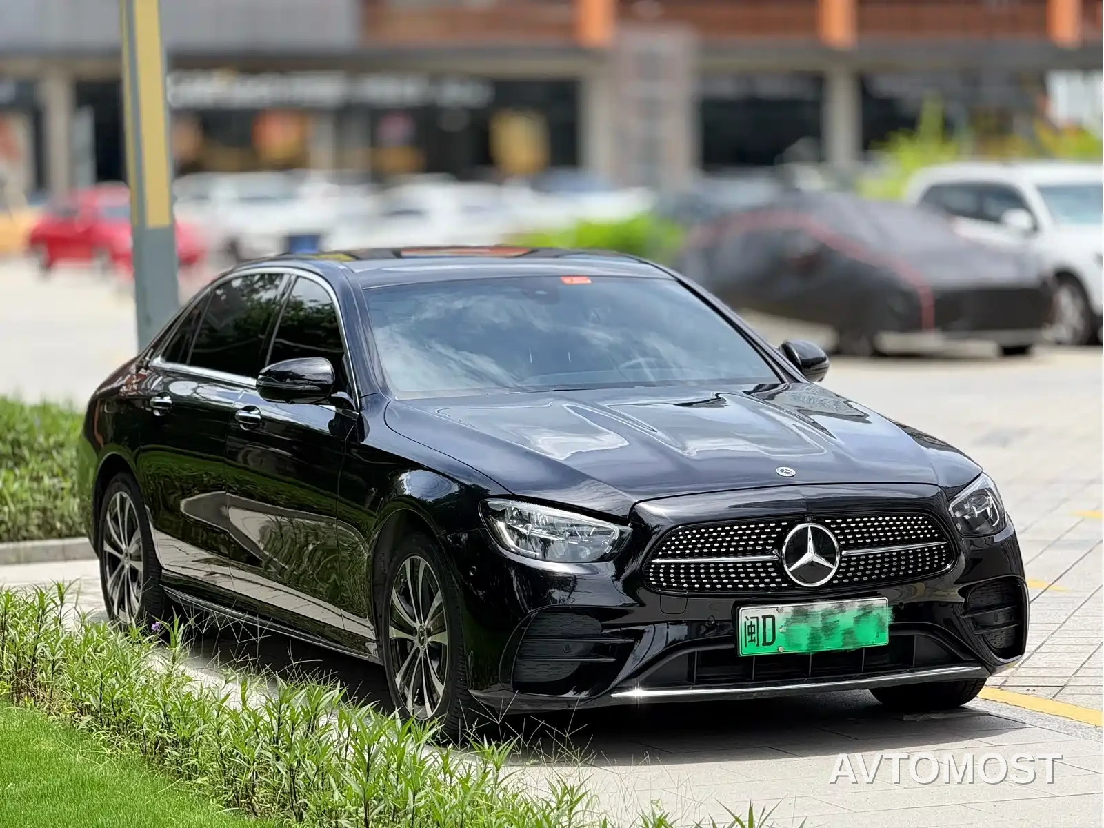 Mercedes-Benz E-Class New Energy 2022 E 350 e L Plug-in Hybrid Sports Sedan — фото 3