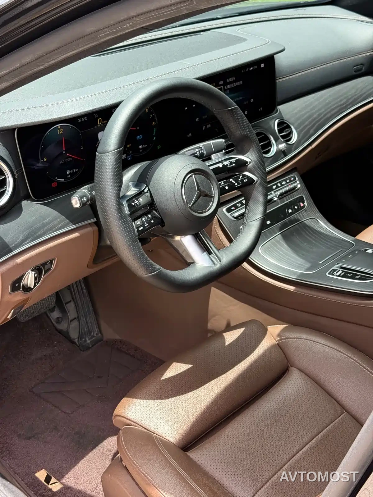 Mercedes-Benz E-Class New Energy 2022 E 350 e L Plug-in Hybrid Sports Sedan — фото 12