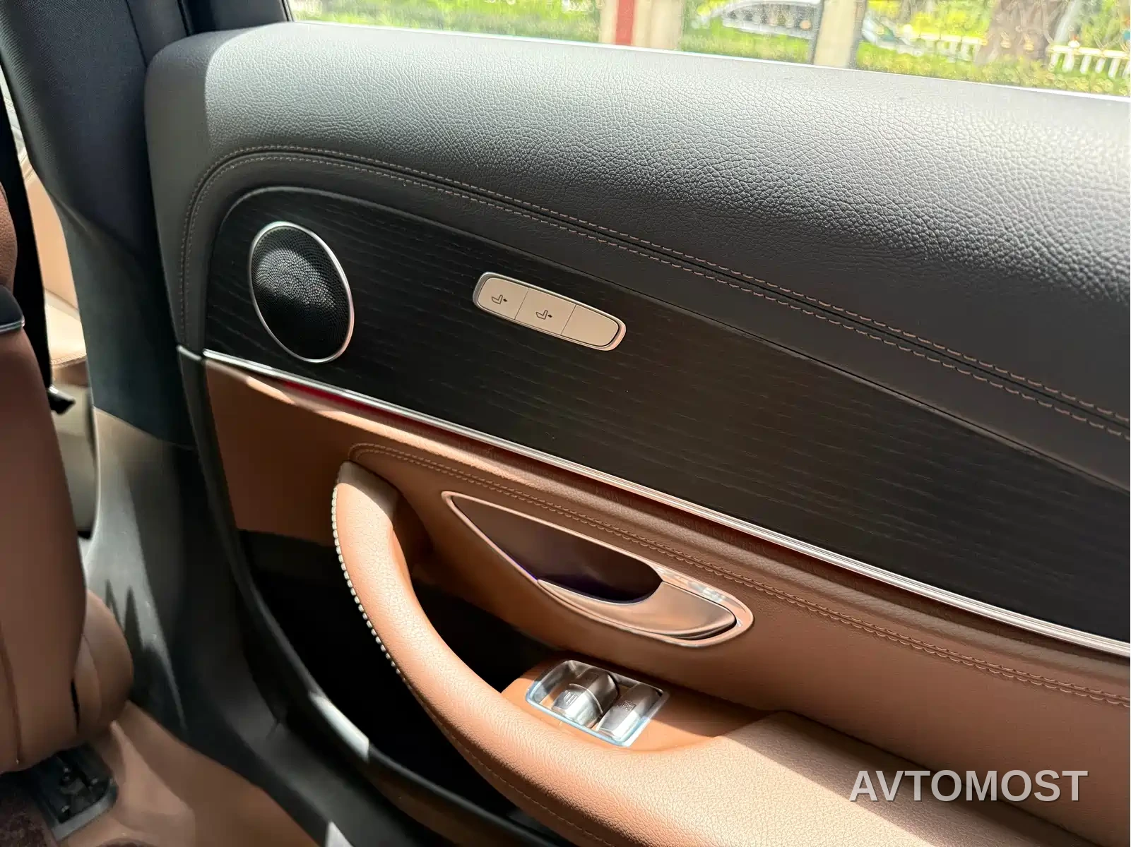 Mercedes-Benz E-Class New Energy 2022 E 350 e L Plug-in Hybrid Sports Sedan — фото 19