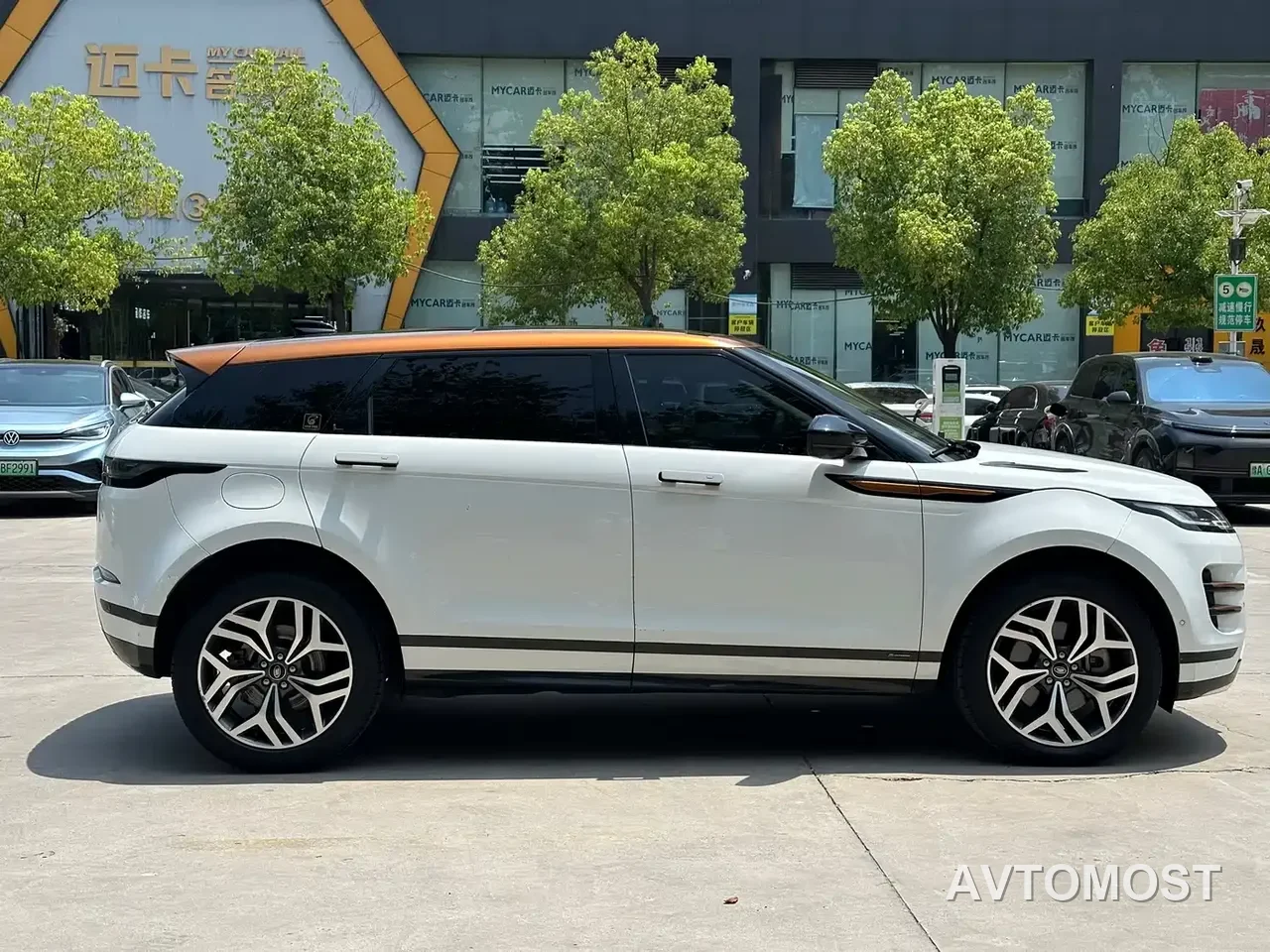 Land Rover Range Rover Evoque New Energy 2021 Range Rover Evoque L P300e Luxury — фото 10