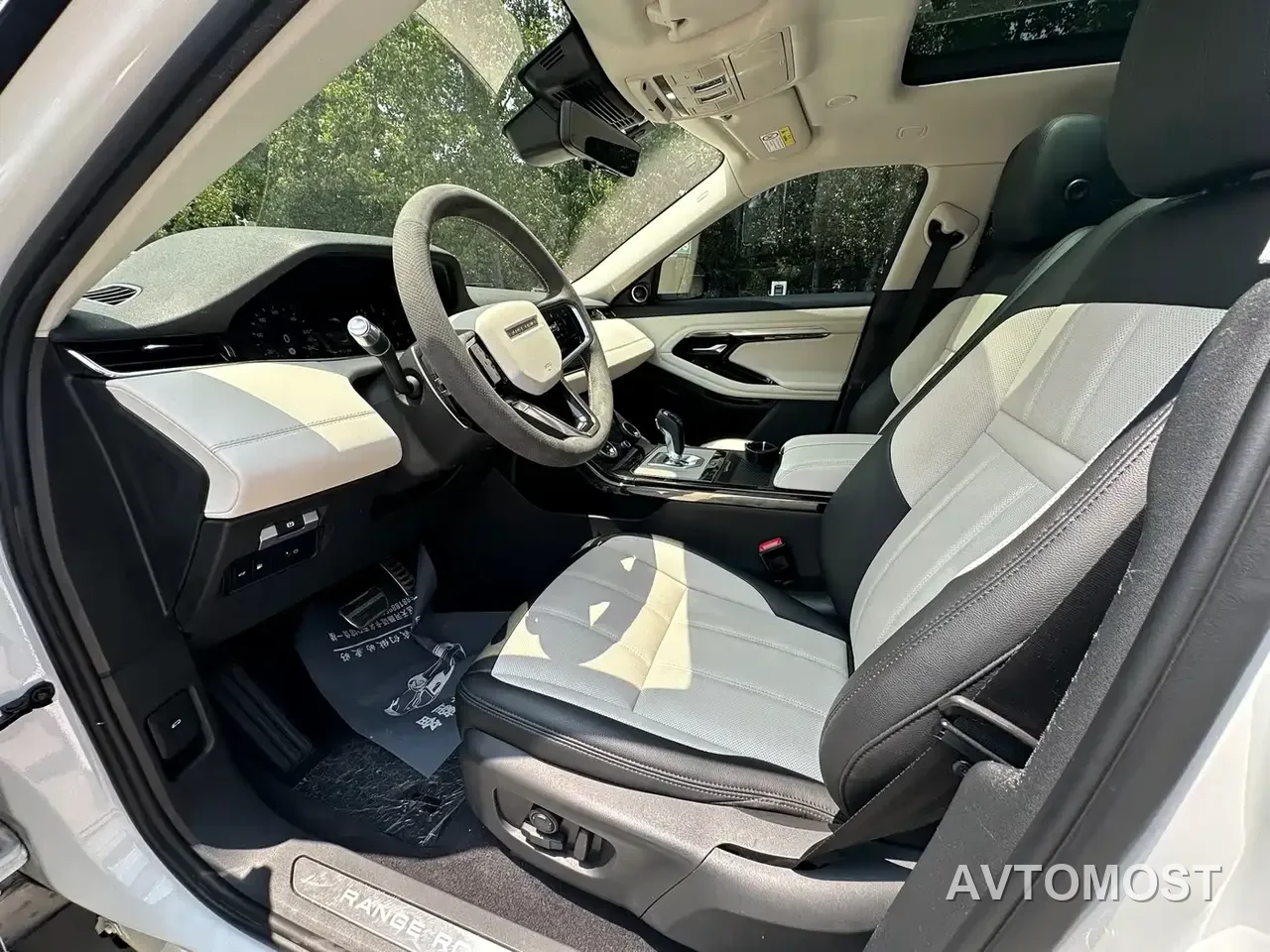 Land Rover Range Rover Evoque New Energy 2021 Range Rover Evoque L P300e Luxury — фото 2