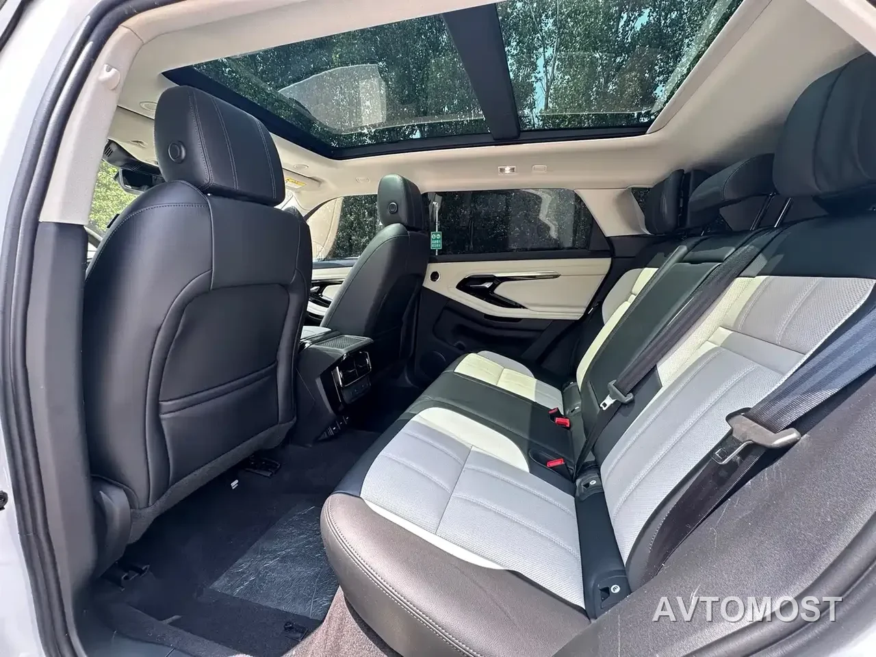 Land Rover Range Rover Evoque New Energy 2021 Range Rover Evoque L P300e Luxury — фото 6