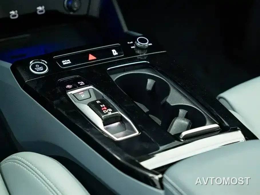 Audi Q6L e-tron 2025 Model Pioneer Edition — фото 18