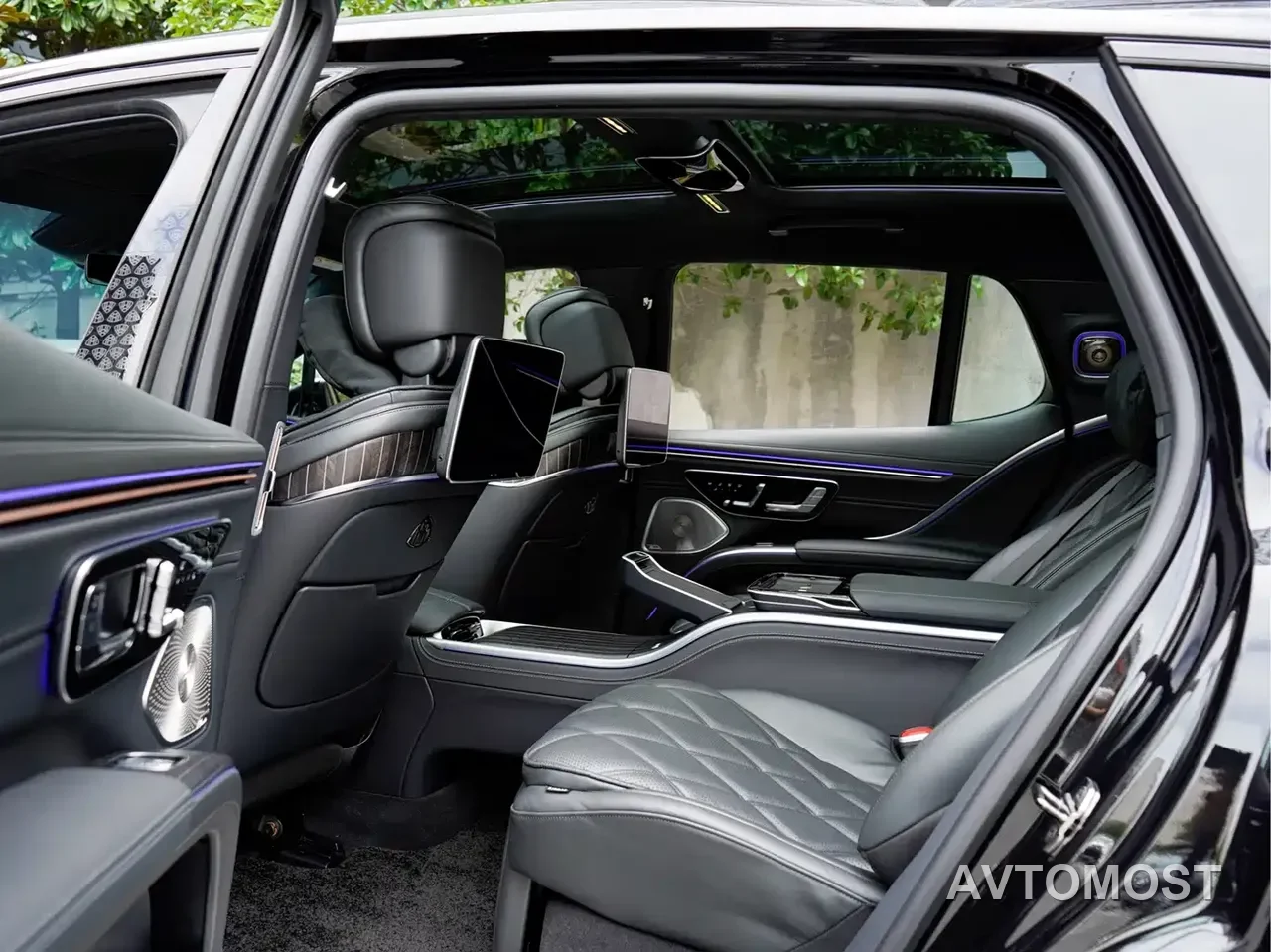 Mercedes-Benz Maybach EQS SUV 2024 EQS 680 Ceremony Edition — фото 13
