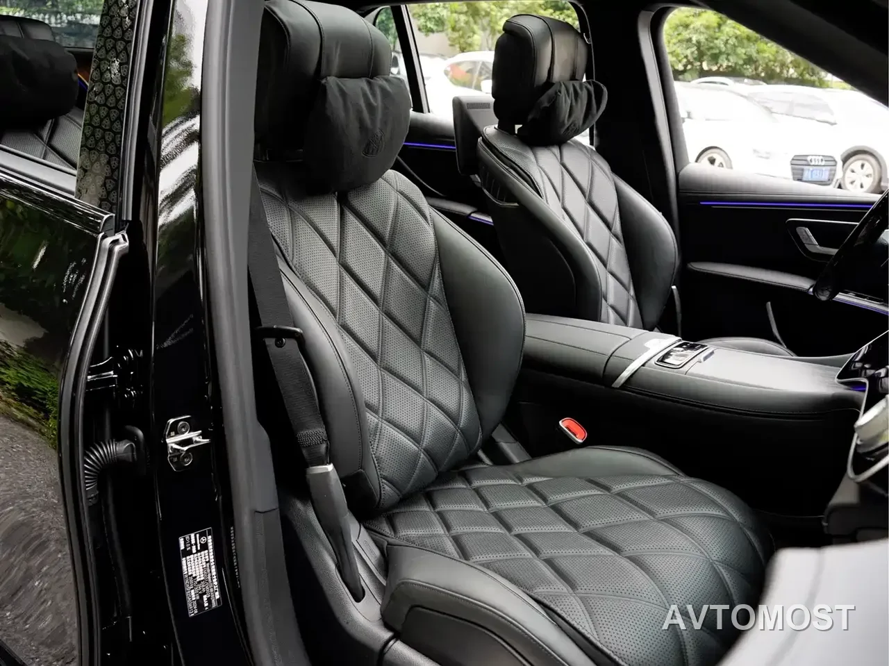 Mercedes-Benz Maybach EQS SUV 2024 EQS 680 Ceremony Edition — фото 16