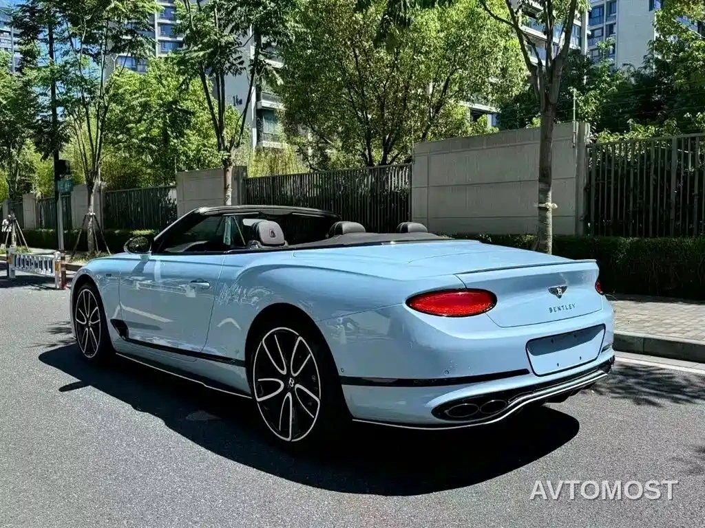 Bentley Continental 2022 4.0T GT V8 Mulliner Convertible — фото 6