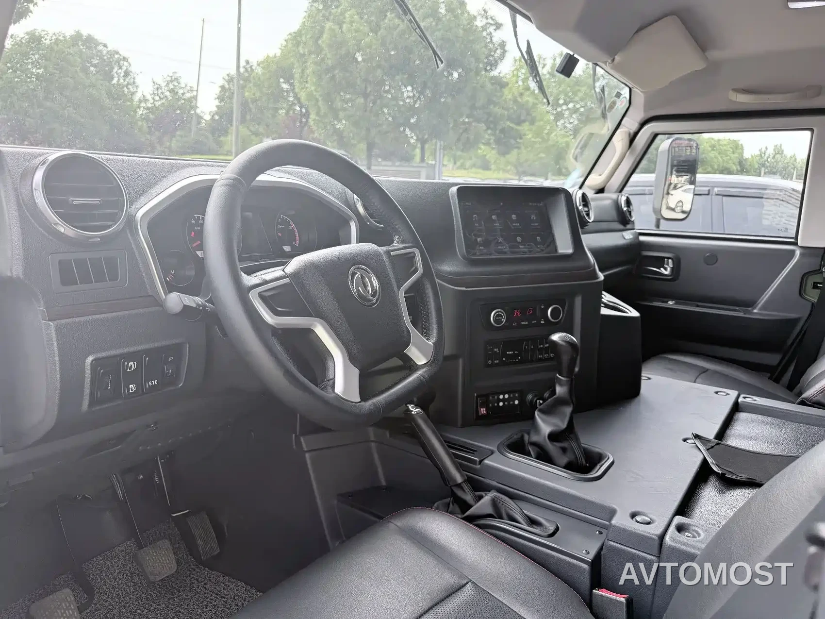 Dongfeng Mengshi M50 2022 4.0T Manual Nixingzhe 500 Low Roof Van — фото 5