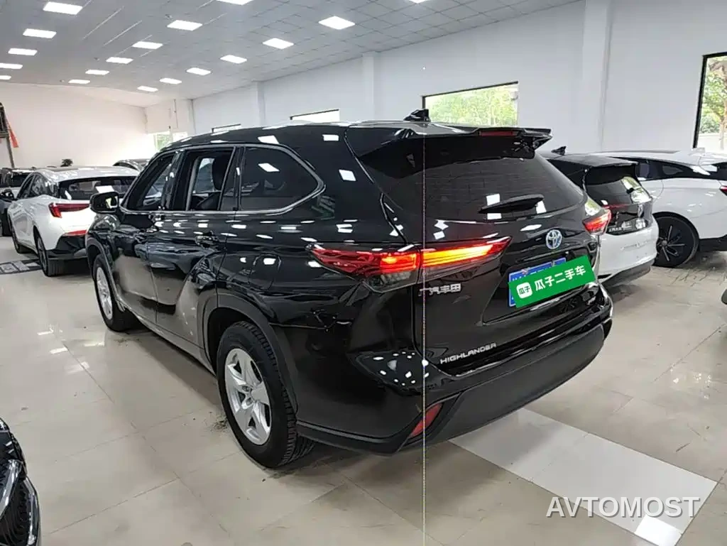 Toyota Highlander 2023 2.5L Smart Hybrid Dual Engine AWD Elite 7-Seater — фото 17