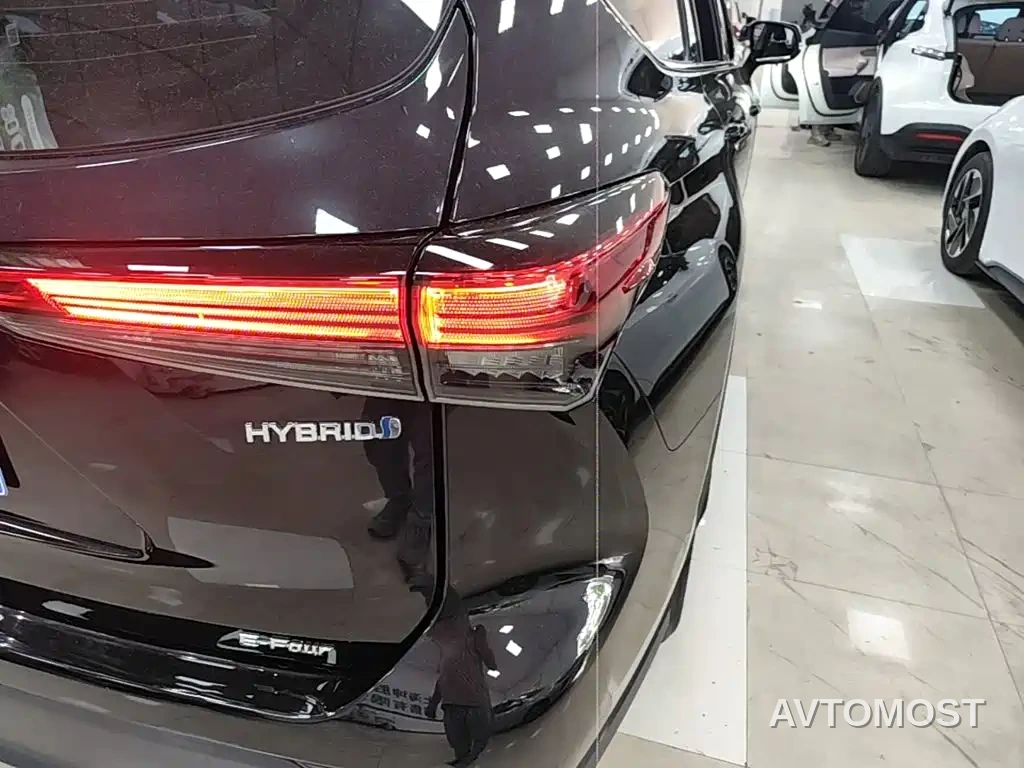Toyota Highlander 2023 2.5L Smart Hybrid Dual Engine AWD Elite 7-Seater — фото 18