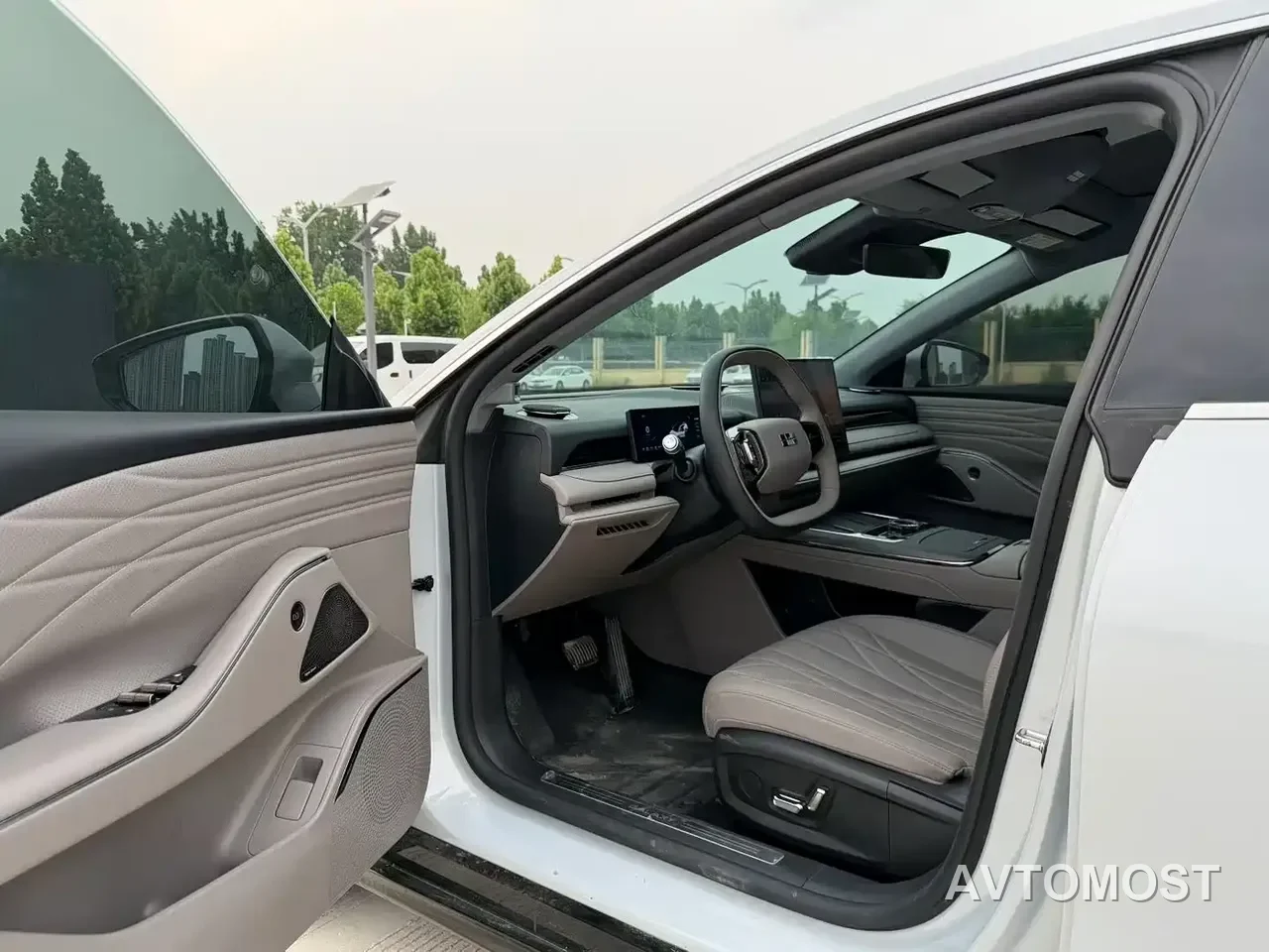Geely Galaxy Xingyao 8 2025 130km EM-i Premium Edition — фото 6