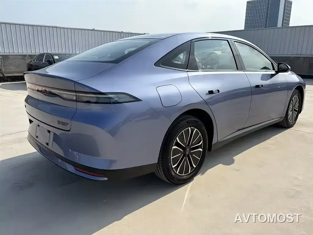 Nissan N6 2025 Mid Configuration — фото 6