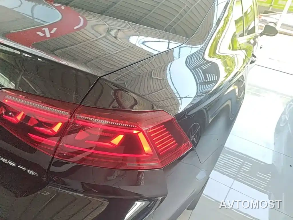 Volkswagen Magotan 2023 Model 2 Million Commemorative Edition 380TSI DSG Flagship — фото 8