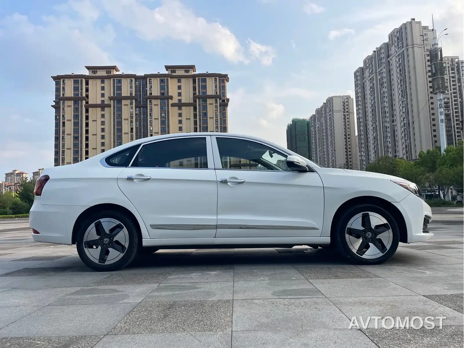 Dongfeng Fengshen E70 2021 Facelift 500 Premium Edition — фото 4