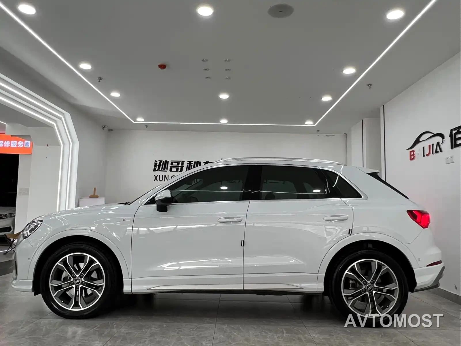Audi Q3 2022 40 TFSI Fashion Dynamic — фото 4