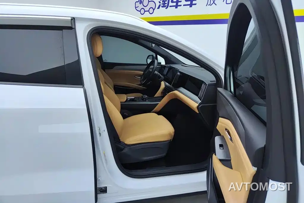 BYD Song L DM-i 2024 112km Leading Edition — фото 8