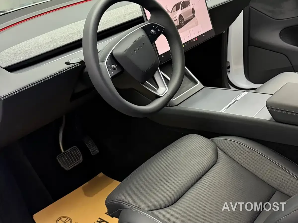 Tesla Model Y L 2025 Facelift Long Range AWD — фото 3