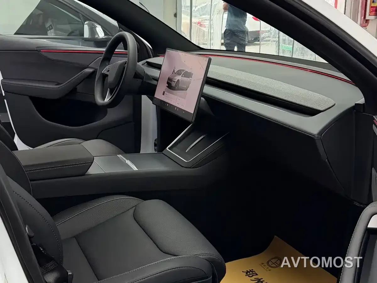 Tesla Model Y L 2025 Facelift Long Range AWD — фото 6