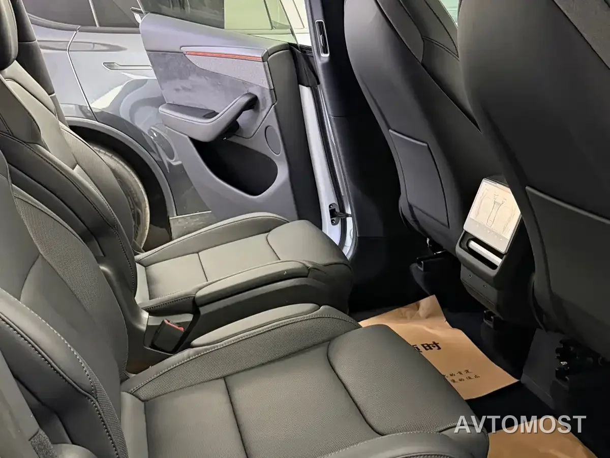 Tesla Model Y L 2025 Facelift Long Range AWD — фото 8