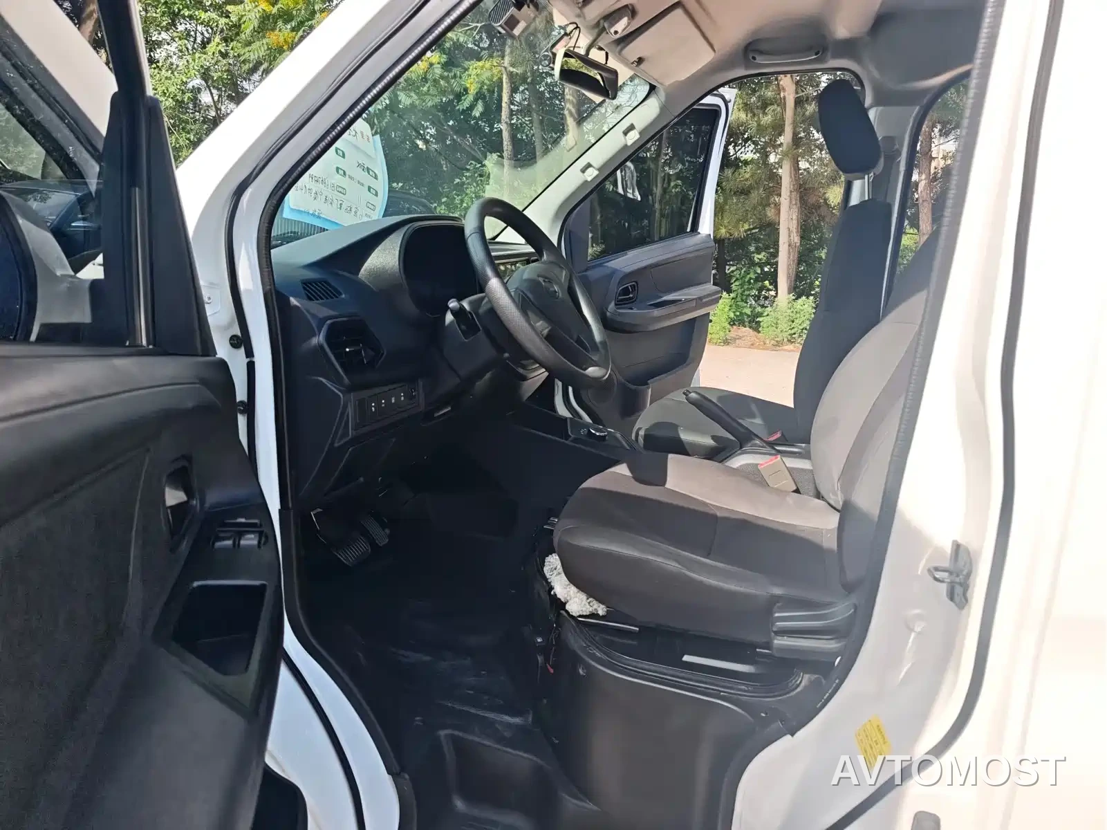 Changan Ruixing EM60 2025 Passenger Version Comfort 6-Seater 300km with Opposing Doors — фото 6