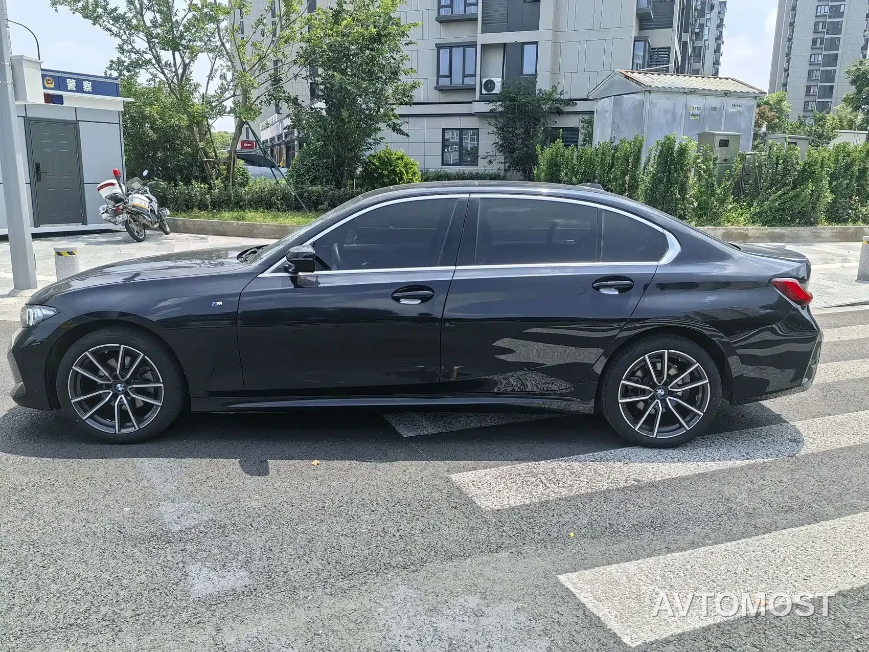 BMW 3 Series 2024 325Li M Sport Package — фото 11