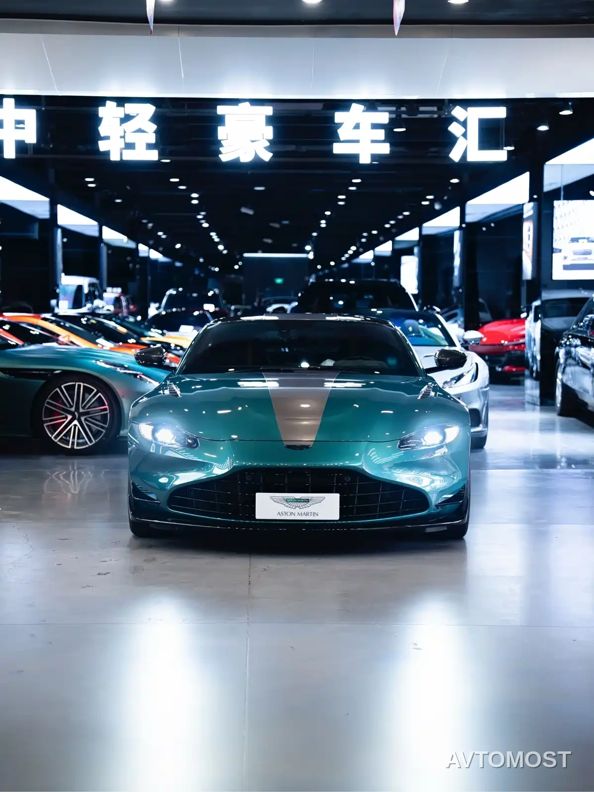 Aston Martin V8 Vantage 2023 4.0T V8 F1 Edition Coupe — фото 2