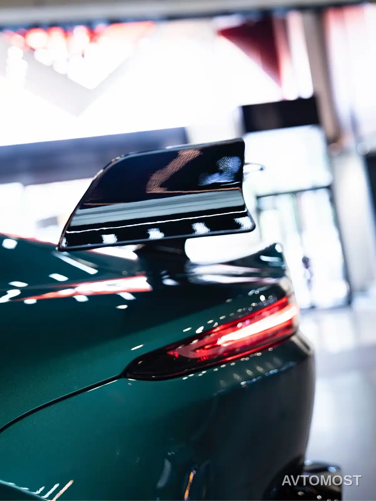Aston Martin V8 Vantage 2023 4.0T V8 F1 Edition Coupe — фото 7
