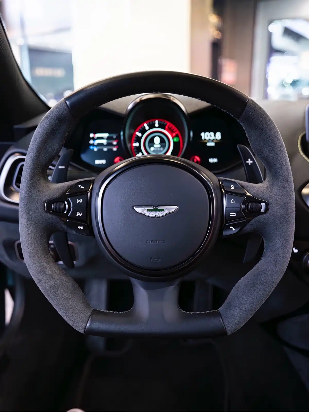 Aston Martin V8 Vantage 2023 4.0T V8 F1 Edition Coupe — фото 20