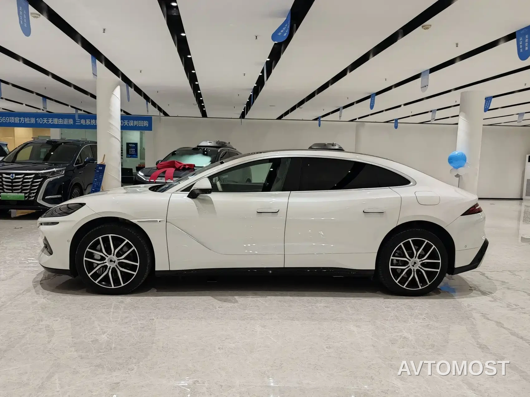 Denza Z9 2024 Model 1100km AWD Max Edition — фото 1