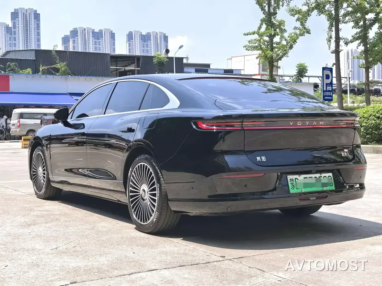 VOYAH Zhuiguang L 2025 Mid-configuration Model — фото 6