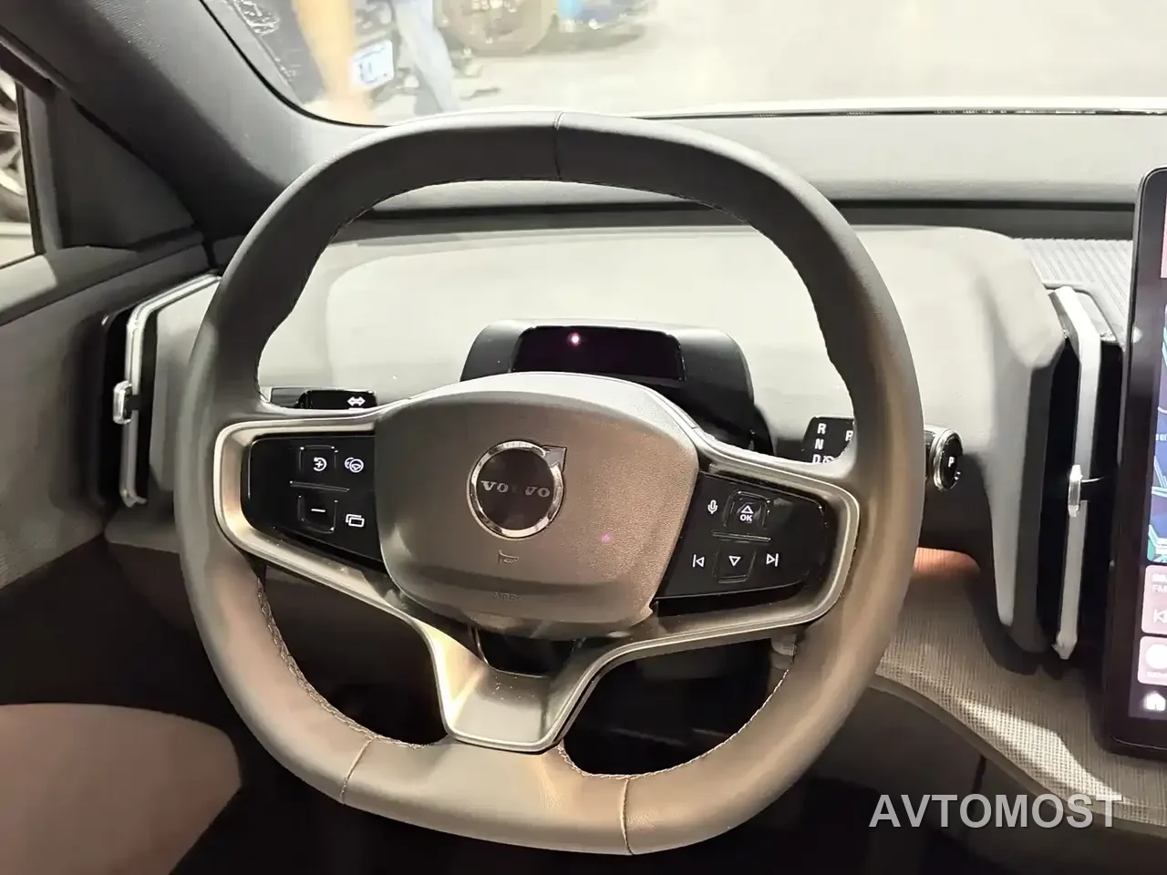 Volvo EX30 2025 Dual Motor AWD High Performance Ultra — фото 9