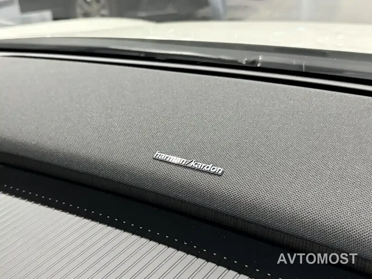 Volvo EX30 2025 Dual Motor AWD High Performance Ultra — фото 14