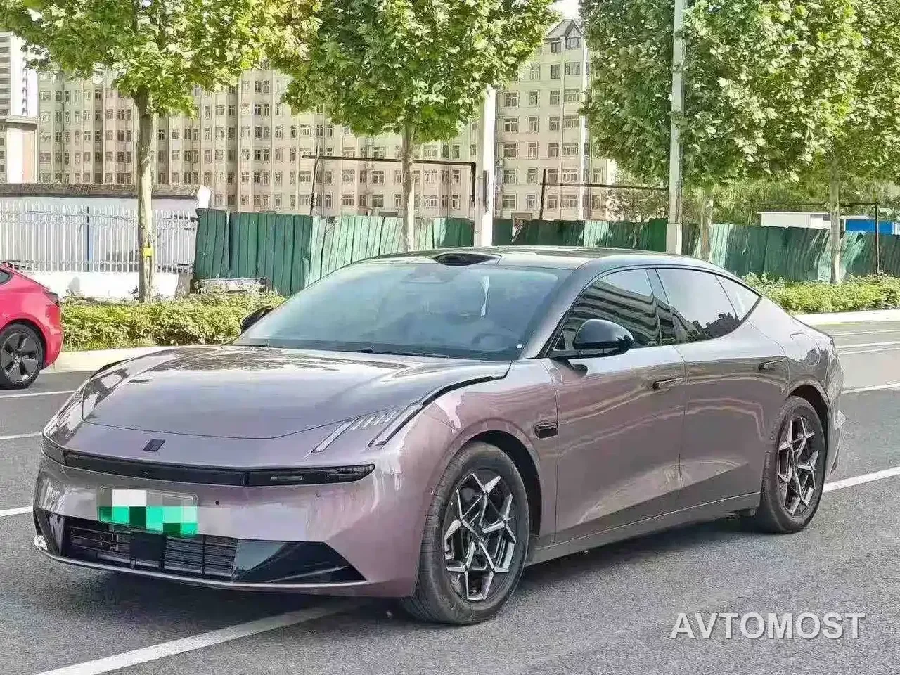 Lynk & Co 10 EM-P 2025 240km Base — фото 3
