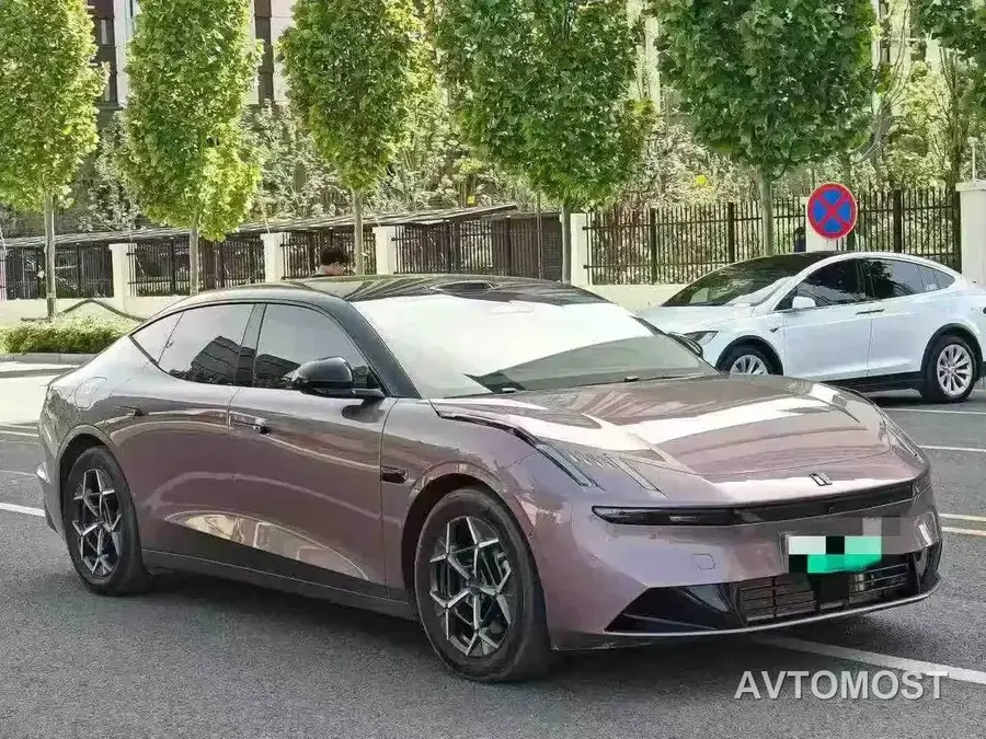 Lynk & Co 10 EM-P 2025 240km Base