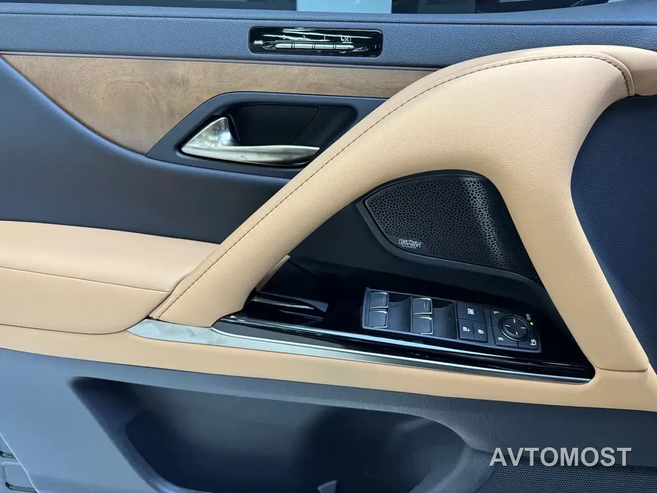 Lexus LX 2025 700h Boundary Edition — фото 11