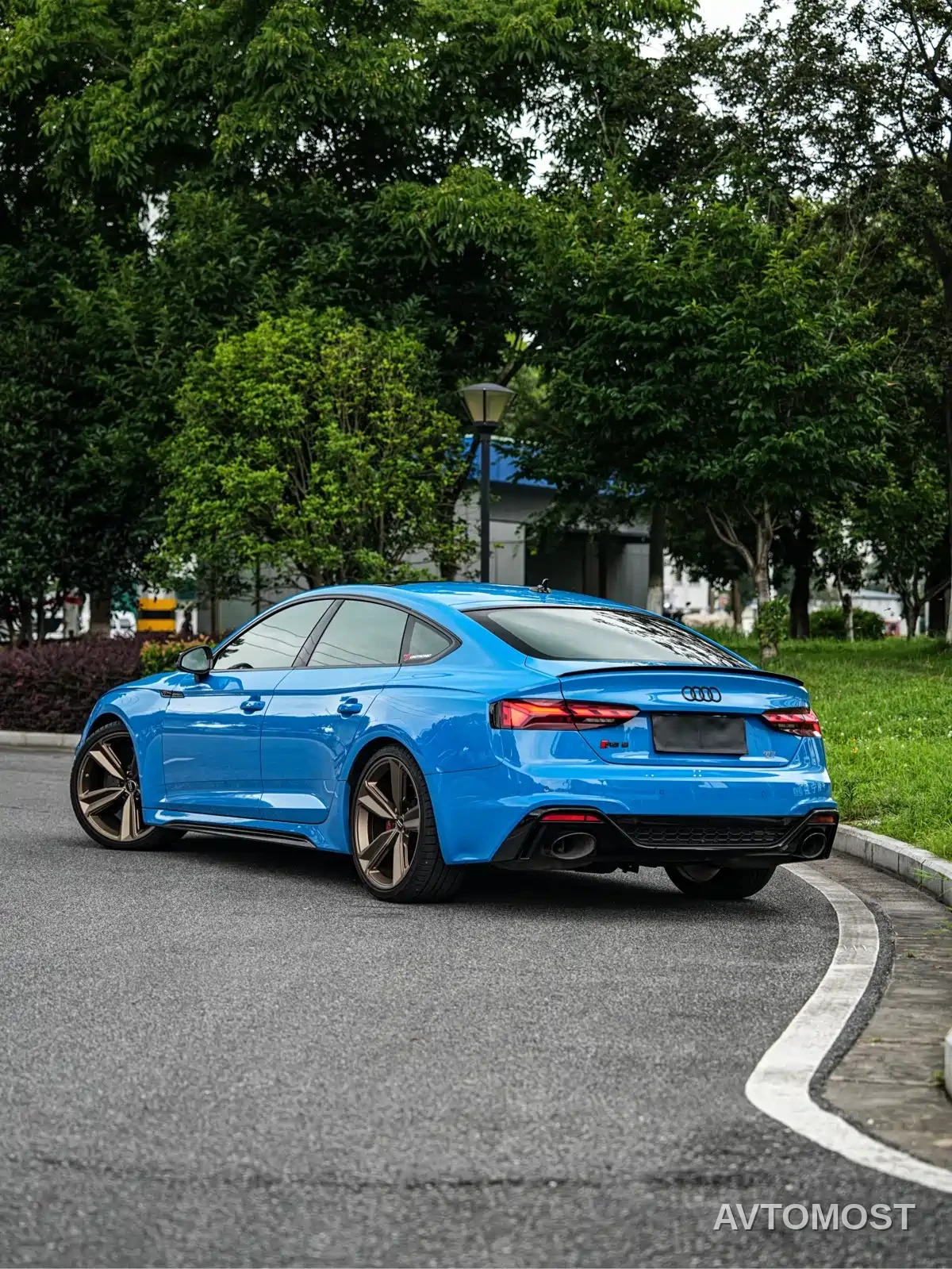 Audi RS 5 2021 RS 5 2.9T Sportback Dark Gold Edition — фото 4