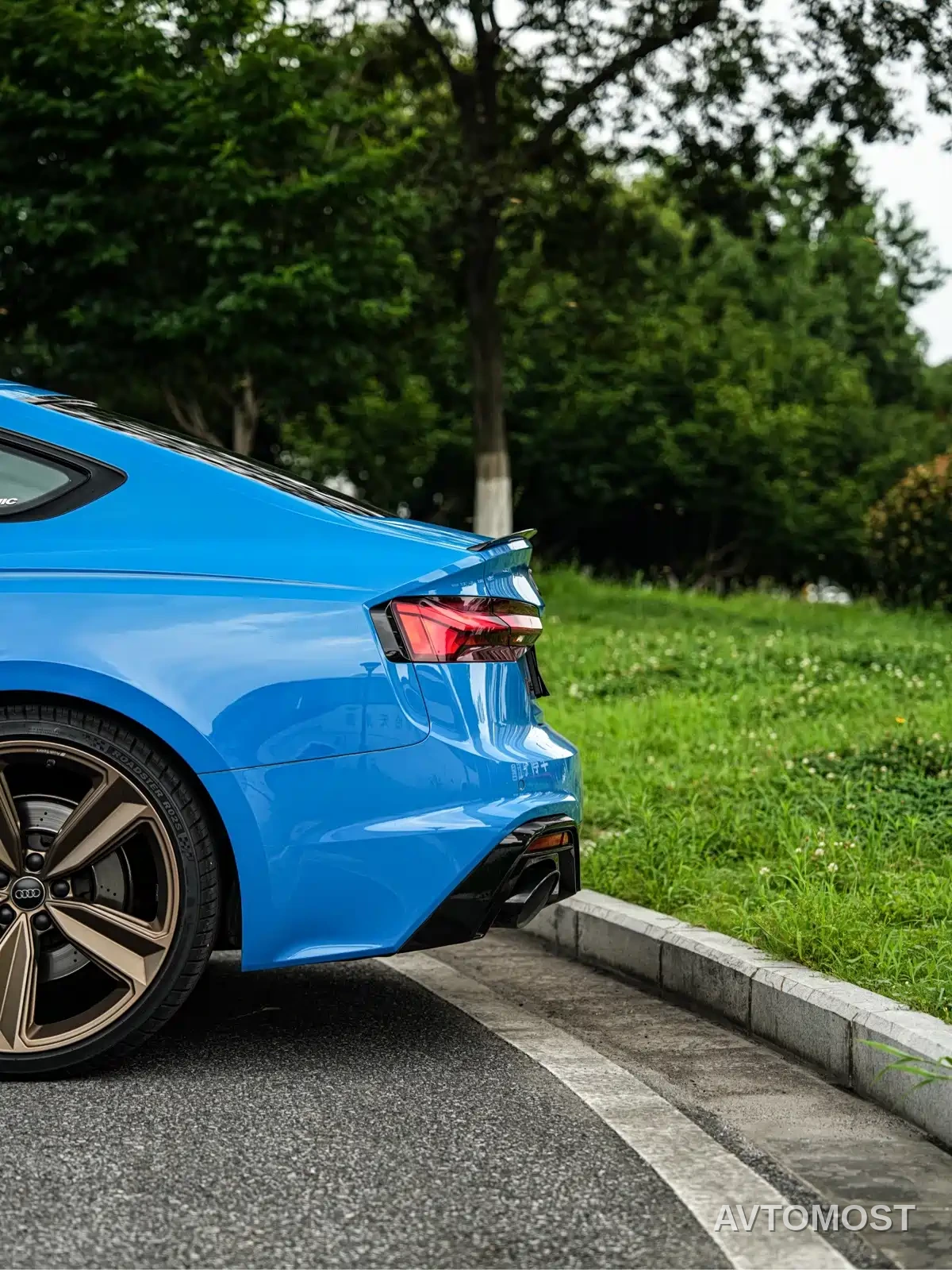 Audi RS 5 2021 RS 5 2.9T Sportback Dark Gold Edition — фото 6