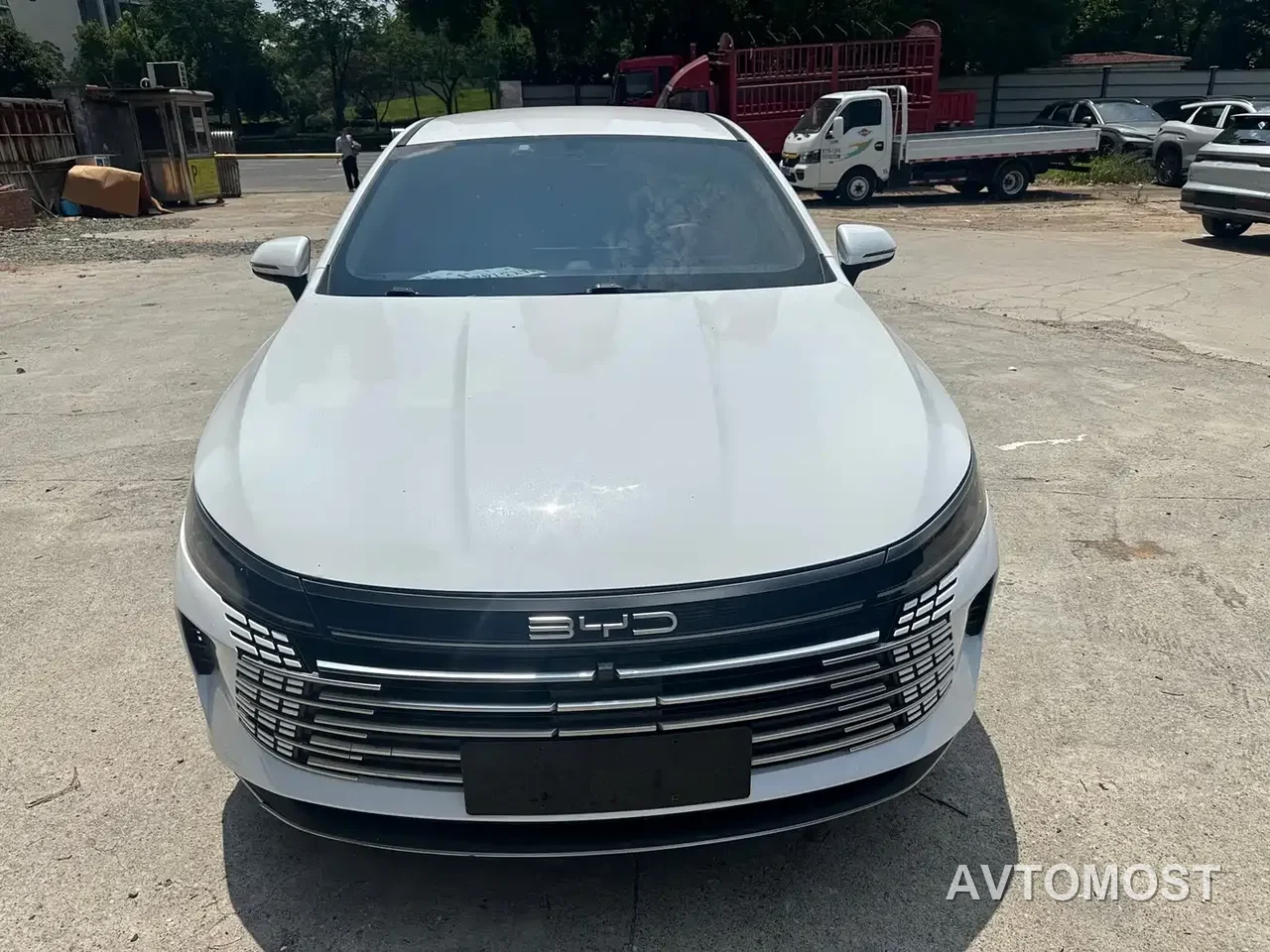 BYD Destroyer 05 2023 Champion Edition DM-i 55KM Luxury — фото 3