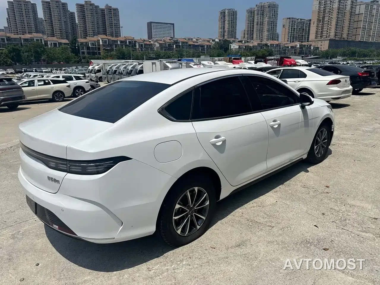 BYD Destroyer 05 2023 Champion Edition DM-i 55KM Luxury — фото 6