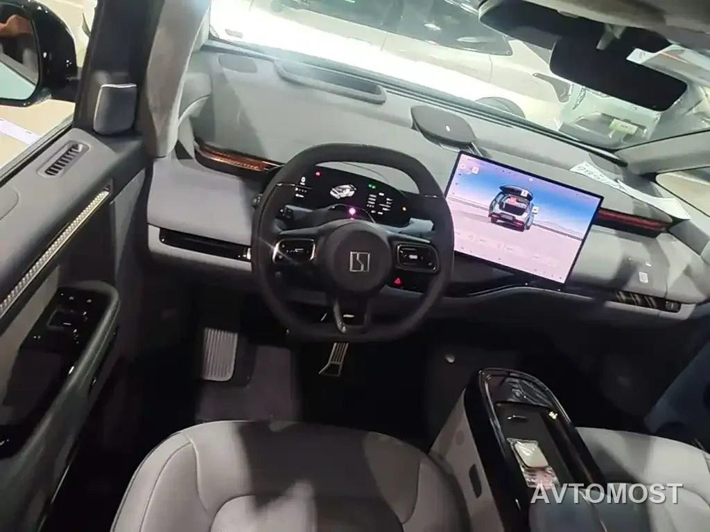 Zeekr MIX 2025 Smart Driving Edition — фото 17
