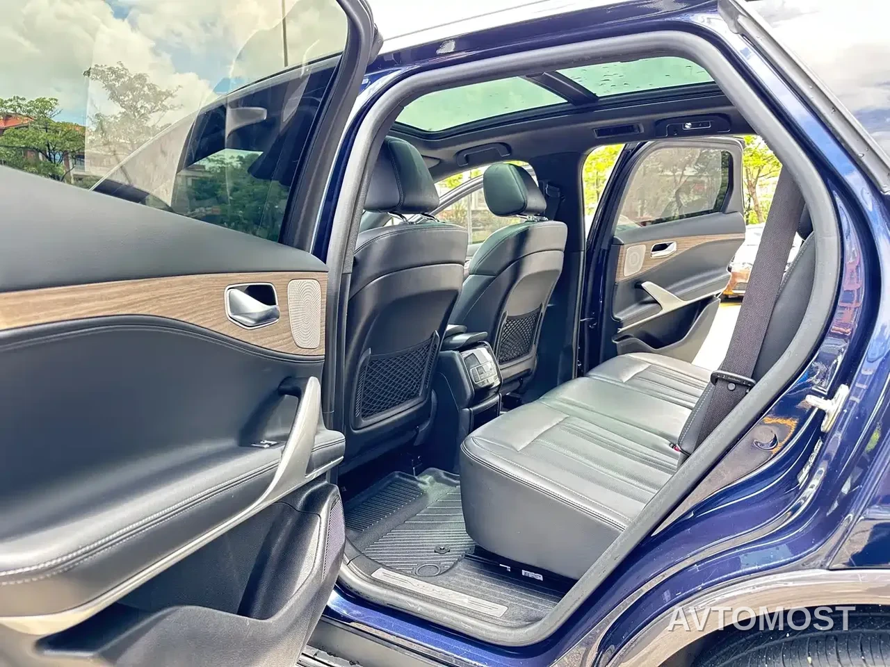 Denza X 2020 PHEV Classic Edition — фото 10