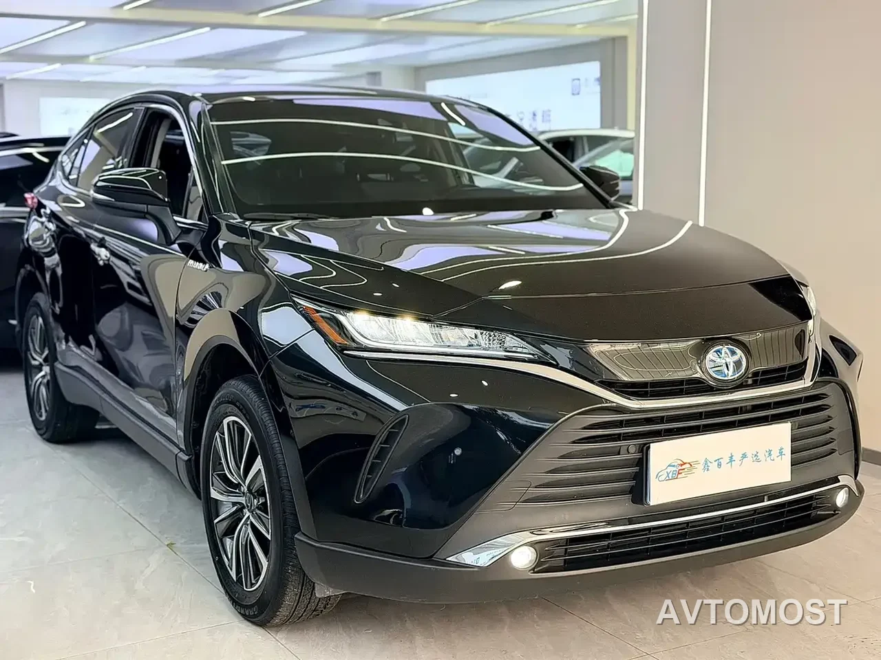 Toyota Lingfang HARRIER 2022 Hybrid 2.5L CVT 2WD Luxury Edition — фото 2