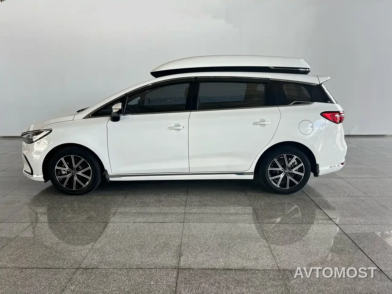 BYD Song MAX New Energy 2022 DM-i 105KM Executive Edition — фото 30