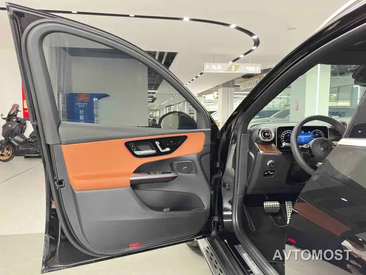 Mercedes-Benz GLC New Energy 2025 350 e L 4MATIC Collector's Edition — фото 6