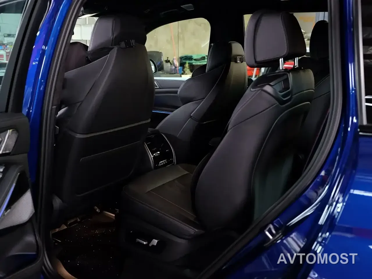 BMW X7 M60i 2026 Model Year xDrive M60i — фото 9