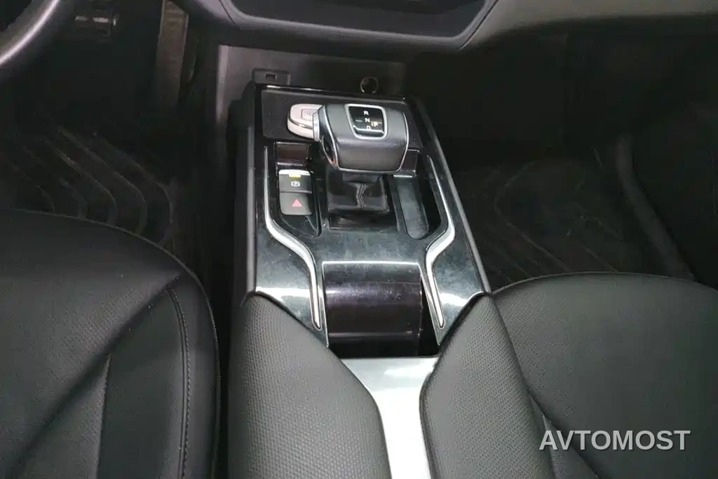 Hongqi E-QM5 2021 Charging DiDi Edition — фото 11