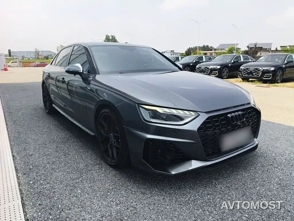 Audi A4L 2020 40 TFSI quattro Luxury Dynamic — фото 4
