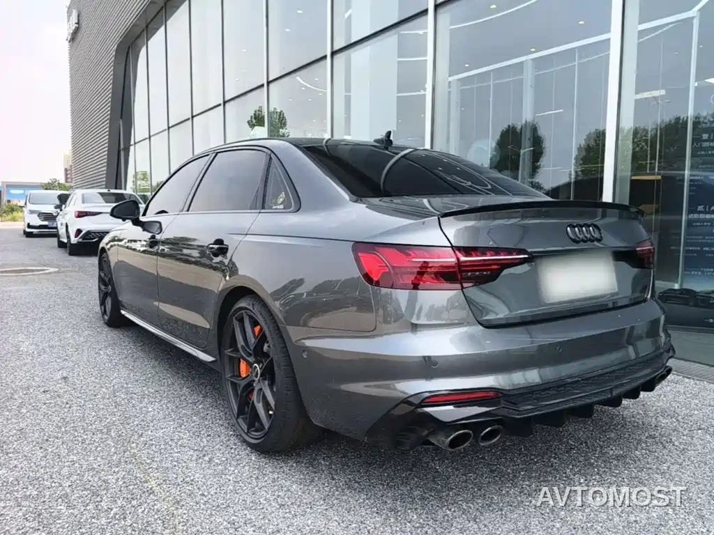 Audi A4L 2020 40 TFSI quattro Luxury Dynamic — фото 5