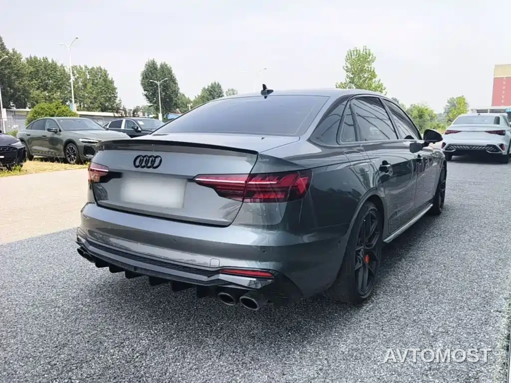 Audi A4L 2020 40 TFSI quattro Luxury Dynamic — фото 7